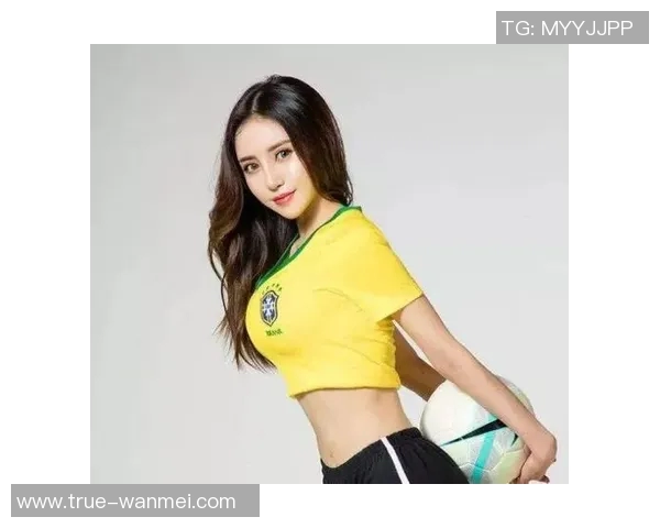 德国足球宝贝热辣写真展现青春魅力与激情活力的完美结合